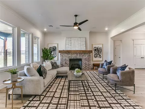 10056 Lacewood Dr, Edmond, OK 73025