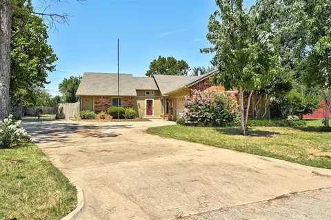 217 SE 30th St, Moore, OK 73160