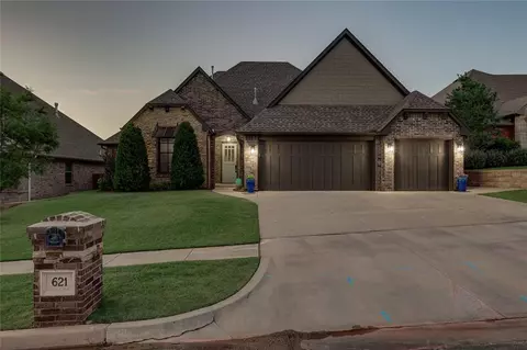 621 NW 196th Ct, Edmond, OK 73012