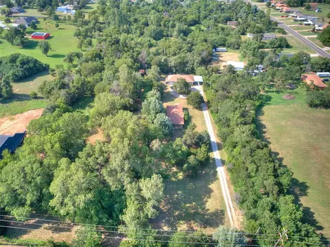 10905 NE 10th St, Midwest City, OK 73130