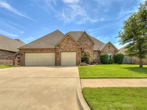 708 Ryan Rd, Moore, OK 73160 photo 2