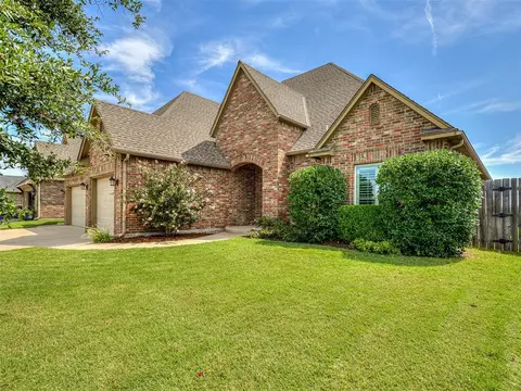708 Ryan Rd, Moore, OK 73160 photo 5