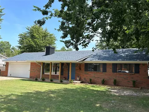 2832 Mockingbird Ln, Midwest City, OK 73110