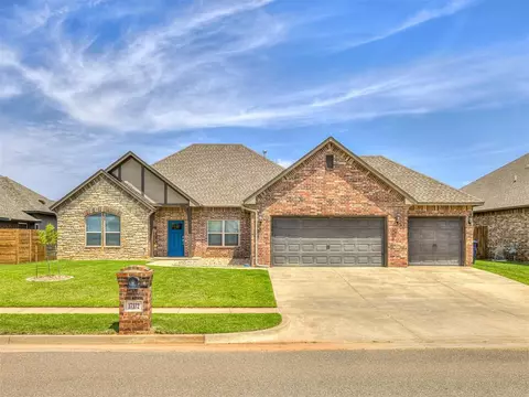 17332 Shadow Hawk Ln, Edmond, OK 73012