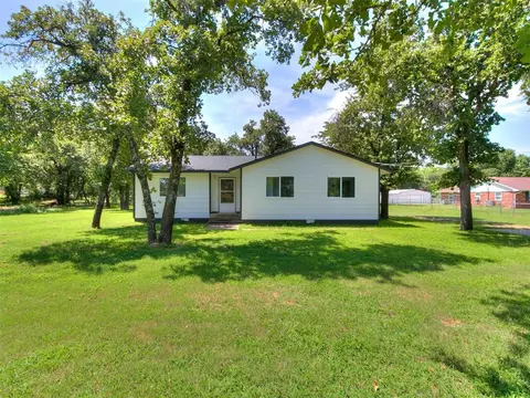 10224 NE 12th St, Midwest City, OK 73130
