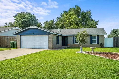 1075 Castlebury Mansion, Yukon, OK 73099