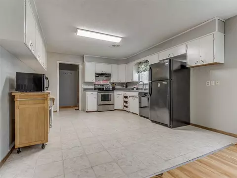 505 Brookside Ter, Moore, OK 73160 photo 13
