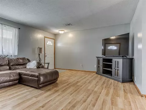 505 Brookside Ter, Moore, OK 73160 photo 7