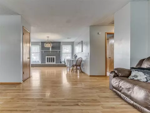 505 Brookside Ter, Moore, OK 73160 photo 8