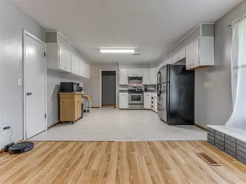 505 Brookside Ter, Moore, OK 73160 photo 12