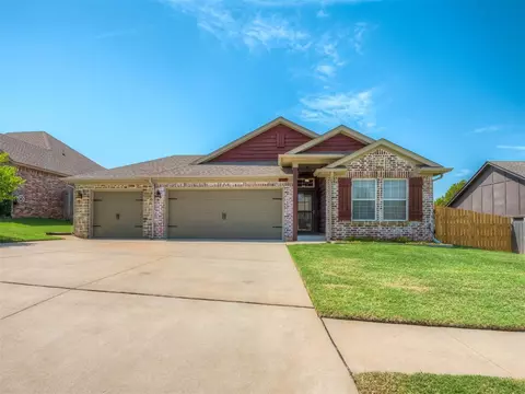 2008 SE 5th St, Moore, OK 73160