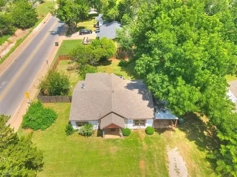 229 W Thatcher St, Edmond, OK 73003