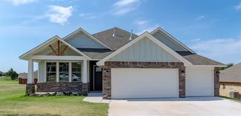 4050 Hart St, Tuttle, OK 73089