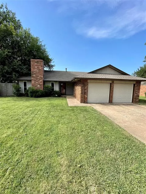 3216 Rambling Oaks Dr, Norman, OK 73072