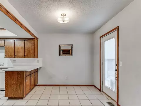 10320 Birkenhead Rd, Yukon, OK 73099 photo 13