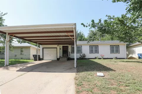 1033 S Holly Dr, Midwest City, OK 73110
