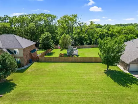 1410 W Savannah Cir, Noble, OK 73068