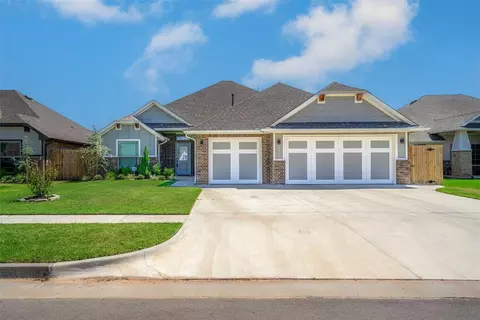 11032 NW 20th St, Yukon, OK 73099