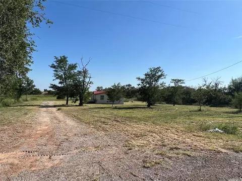 18328 E 850 Rd, Crawford, OK 73638