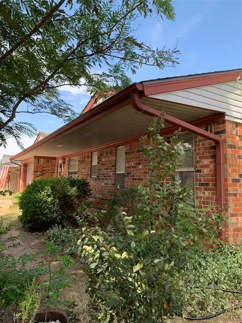 1705 Pecan Grove St, Tecumseh, OK 74873