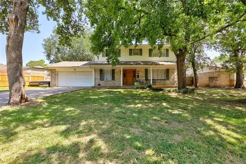 32 Cherokee St, Shawnee, OK 74801