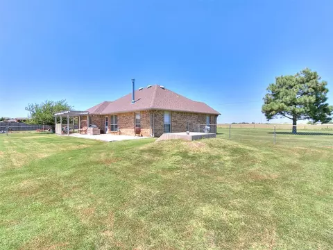 1945 County Road 1210 Rd, Tuttle, OK 73089 photo 14