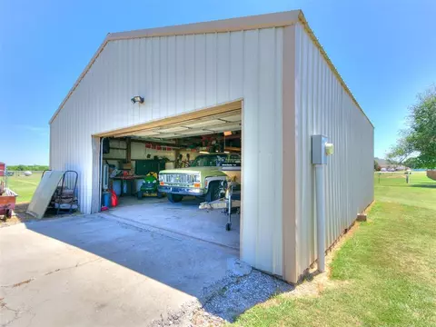1945 County Road 1210 Rd, Tuttle, OK 73089 photo 16
