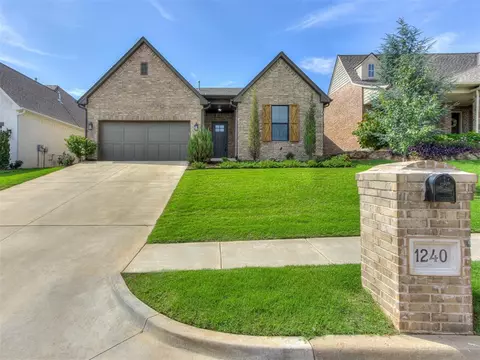 1240 Chelham Ln, Edmond, OK 73034