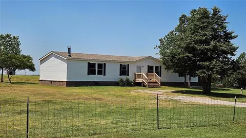 4661 Oak Lake Dr, Guthrie, OK 73044