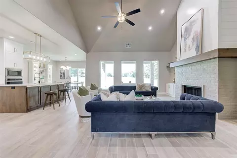 193 N Oaks, Harrah, OK 73045