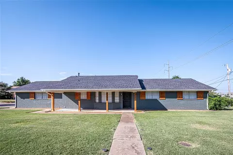 2501 Elwood Dr, Edmond, OK 73013