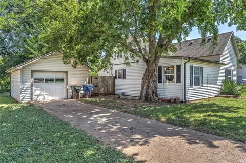 628 S 9th St, Chickasha, OK 73018 photo 3