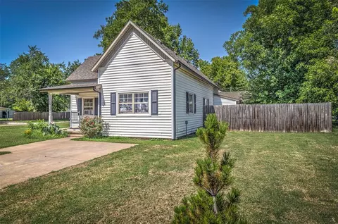 628 S 9th St, Chickasha, OK 73018 photo 4