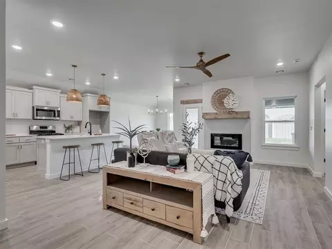 11713 SW 45th St, Mustang, OK 73064