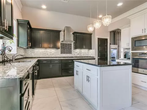 6104 NW 151st Ter, Edmond, OK 73013