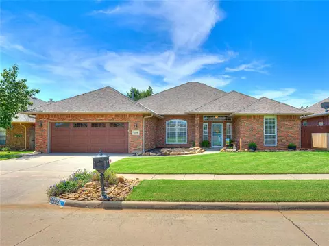 8208 NW 70th St, Oklahoma City, OK 73132