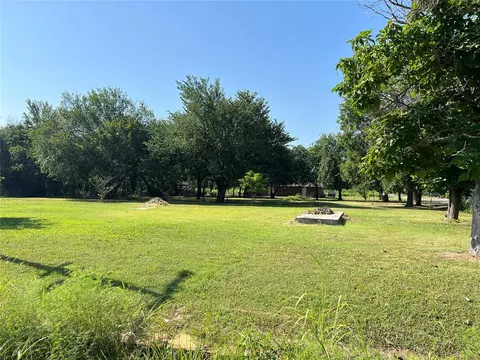 321 N Wewoka St, Wetumka, OK 74883