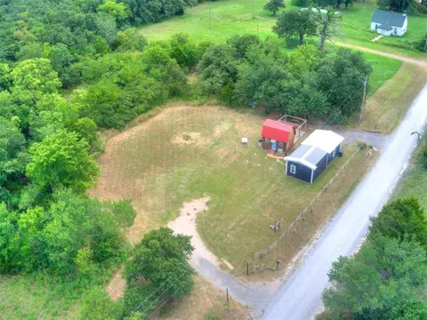 329131 E Main St, Wellston, OK 74881
