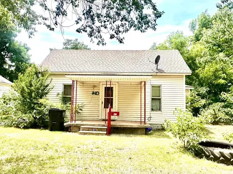 210 N 1st St, Verden, OK 73092