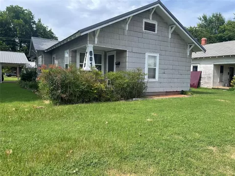 219 SE 6th St, Anadarko, OK 73005