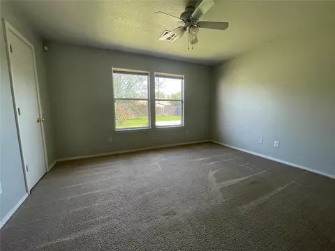 121 Bryan Dr, Edmond, OK 73003 photo 5