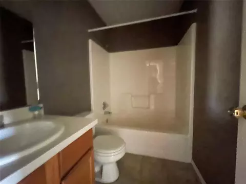 121 Bryan Dr, Edmond, OK 73003 photo 3