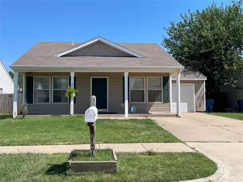 121 Bryan Dr, Edmond, OK 73003