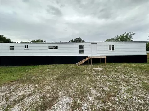 52 Gulf St, Healdton, OK 73438