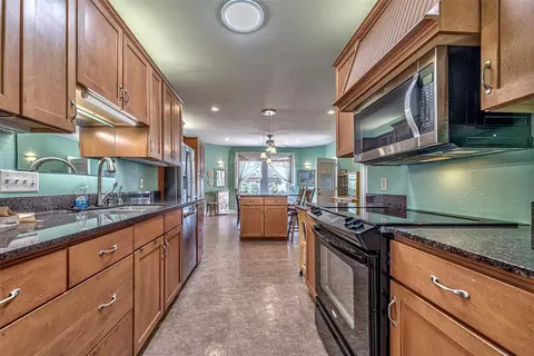 412 E 4th St, Edmond, OK 73034 photo 18