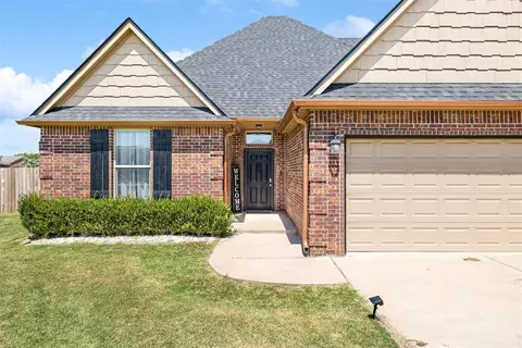 236 Glover Cir, Elgin, OK 73538 photo 1