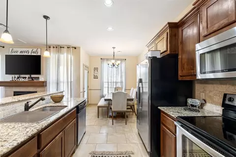 236 Glover Cir, Elgin, OK 73538 photo 12