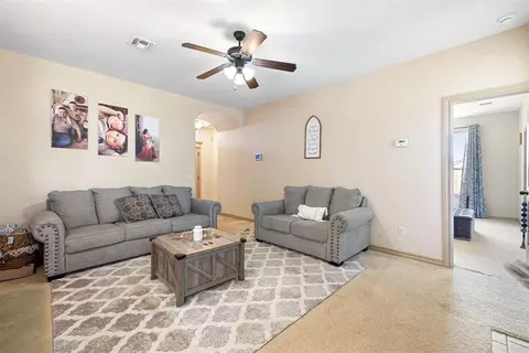 236 Glover Cir, Elgin, OK 73538 photo 6