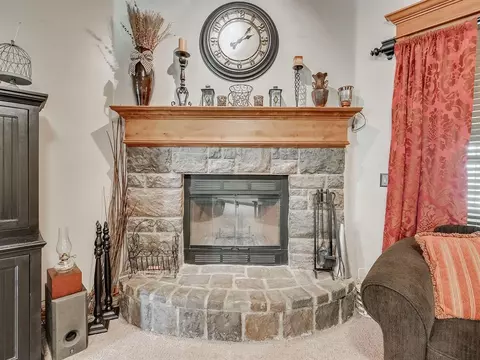 9221 Megans Way, Mcloud, OK 74851 photo 7