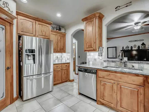 9221 Megans Way, Mcloud, OK 74851 photo 10